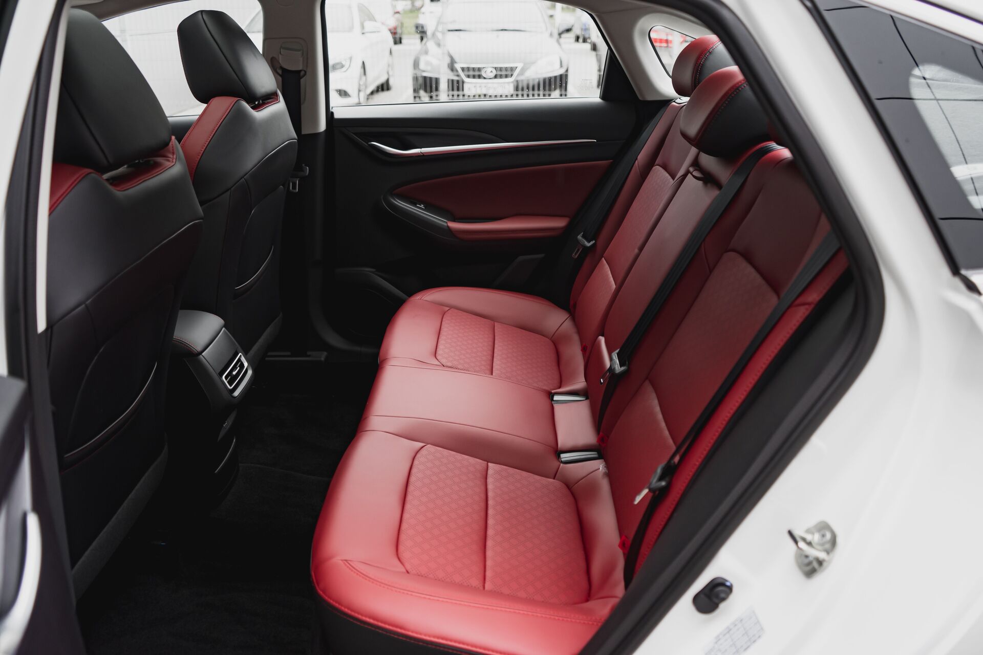 Легковой автотранспорт - CHANGAN Eado Plus 1.4 AMT (155 л.с.)