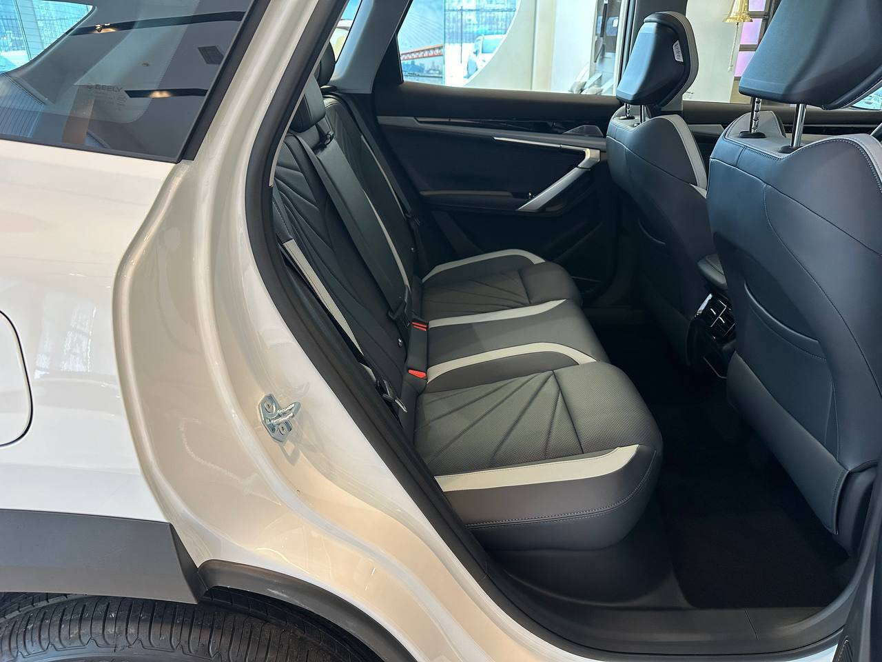 Легковой автотранспорт - GEELY Atlas 