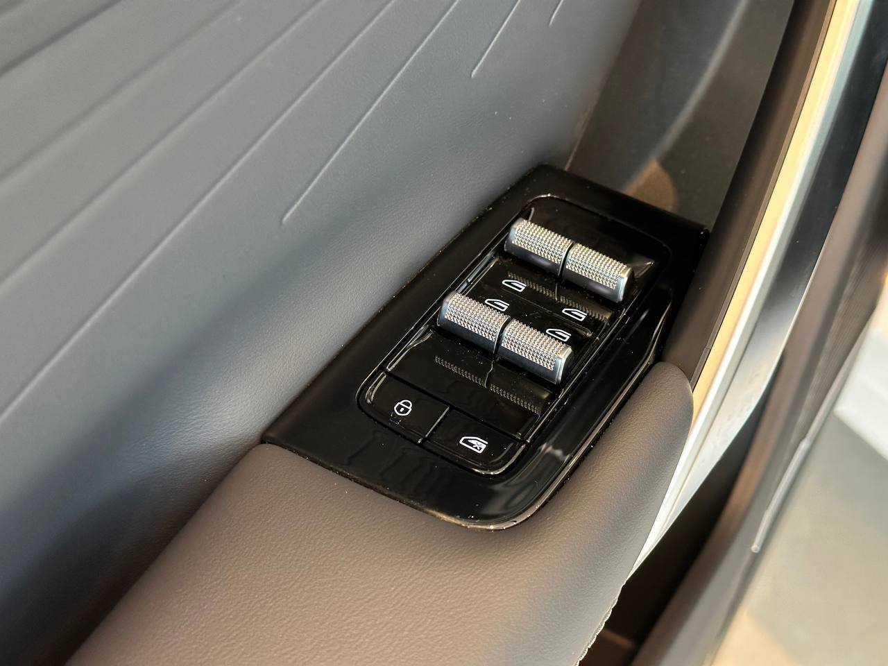 Легковой автотранспорт - GEELY Atlas 