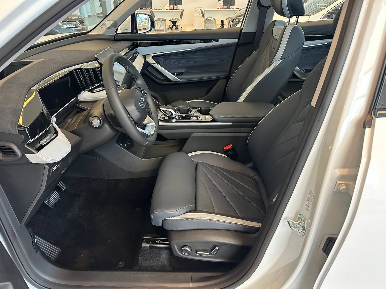 Легковой автотранспорт - GEELY Atlas 