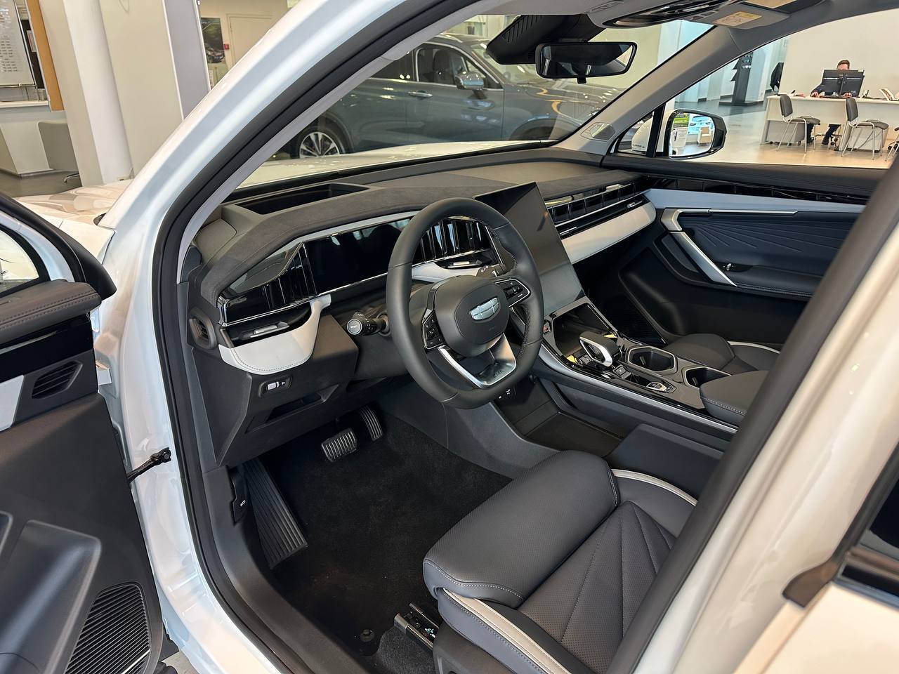 Легковой автотранспорт - GEELY Atlas 