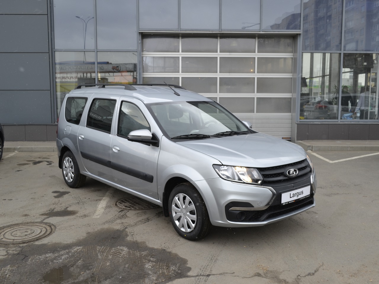 Легковой автотранспорт - LADA Largus 1.6 MT (90 л.с.)