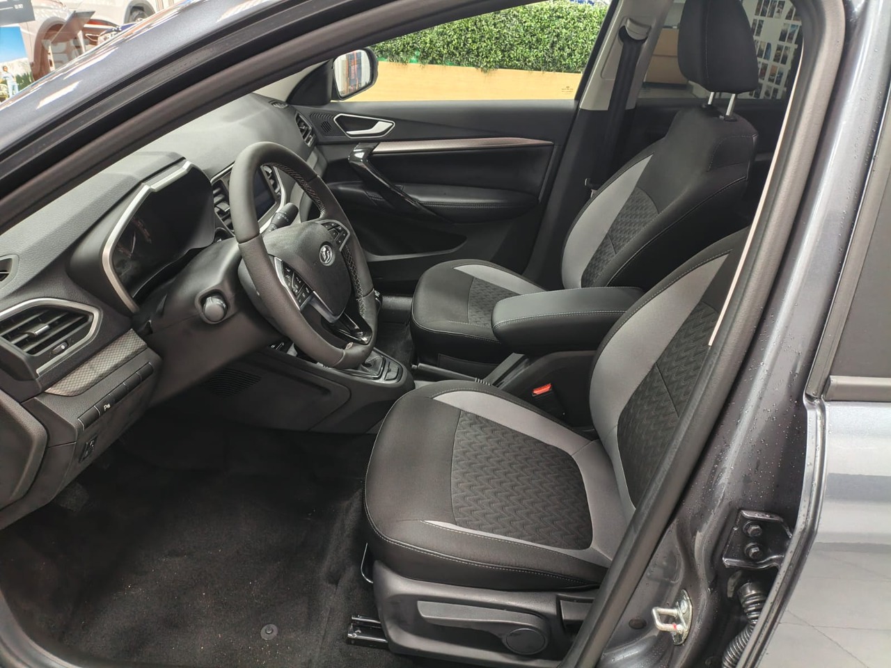 Легковой автотранспорт - LADA Vesta 1.6 MT (106 л.с.)