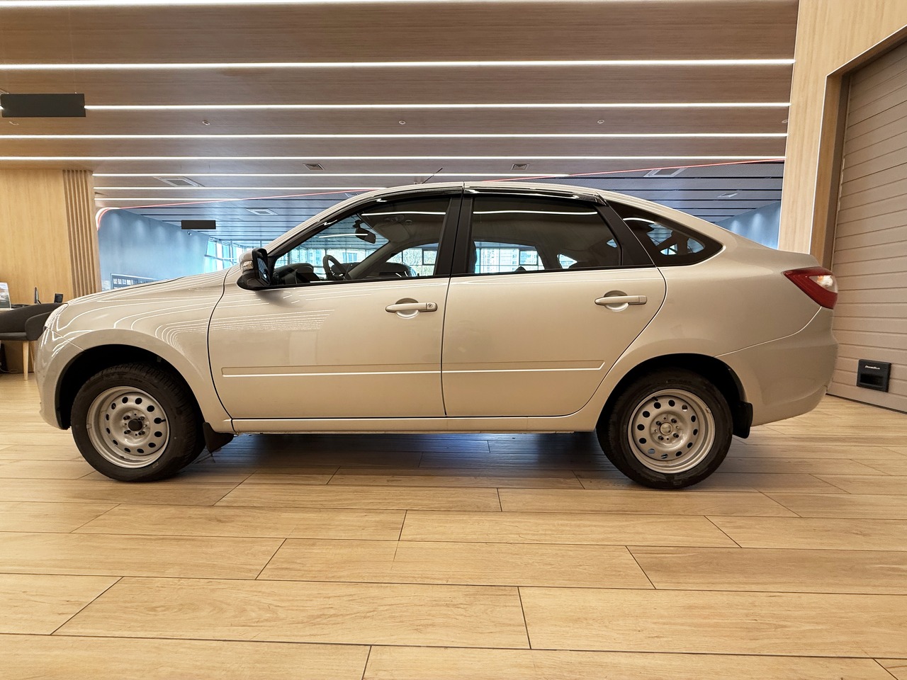 Легковой автотранспорт - LADA Granta 1.6 MT (90 л.с.)