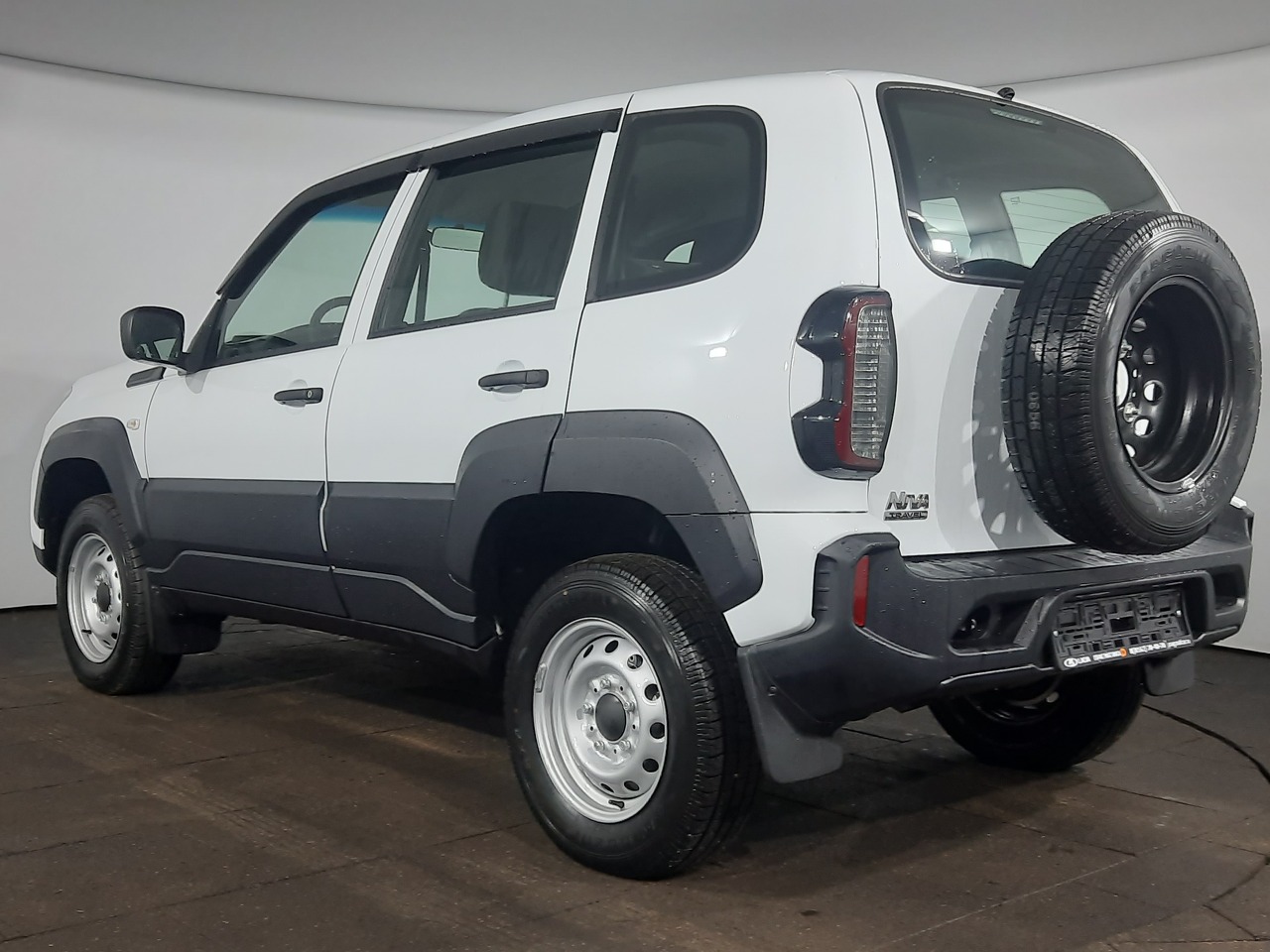 Легковой автотранспорт - Niva 1.7 MT (80 л.с.) 4WD