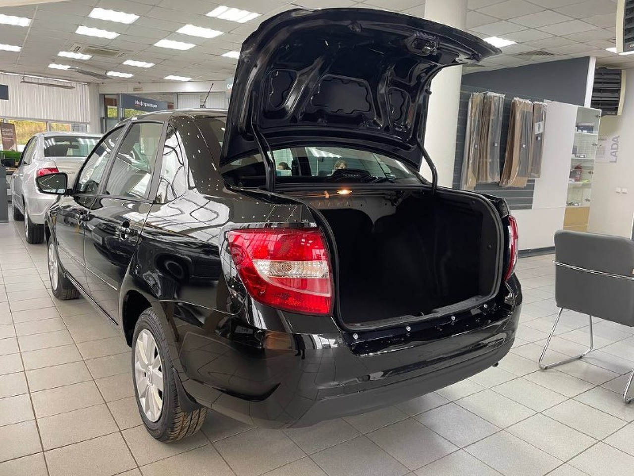 Легковой автотранспорт - LADA Granta 1.6 MT (90 л.с.)