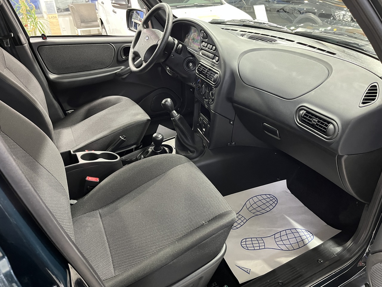 Легковой автотранспорт - Niva 1.7 MT (80 л.с.) 4WD