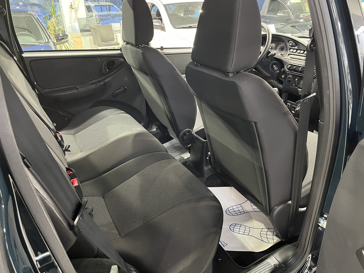 Легковой автотранспорт - Niva 1.7 MT (80 л.с.) 4WD