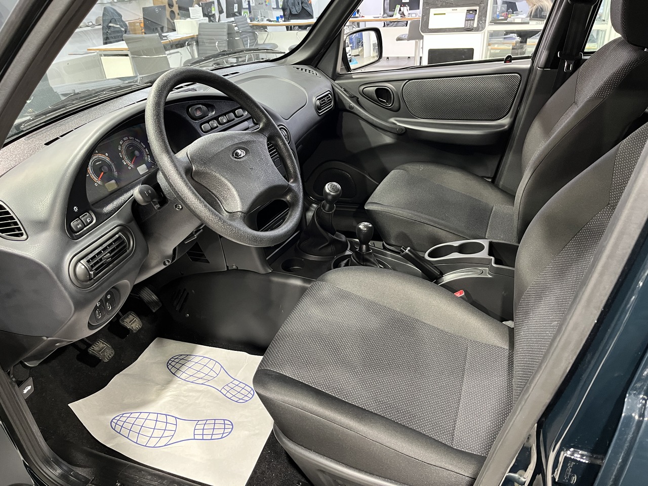 Легковой автотранспорт - Niva 1.7 MT (80 л.с.) 4WD