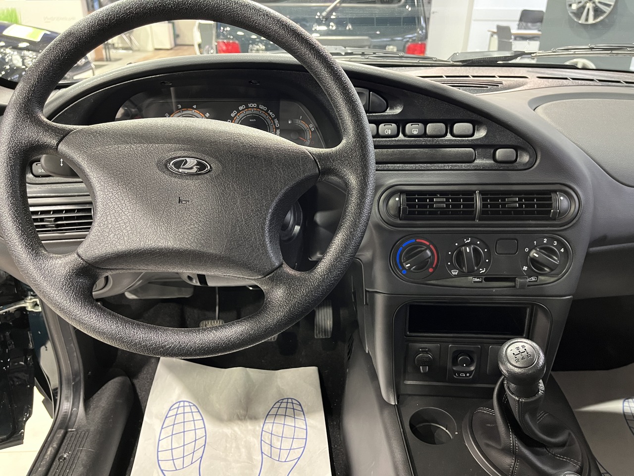 Легковой автотранспорт - Niva 1.7 MT (80 л.с.) 4WD