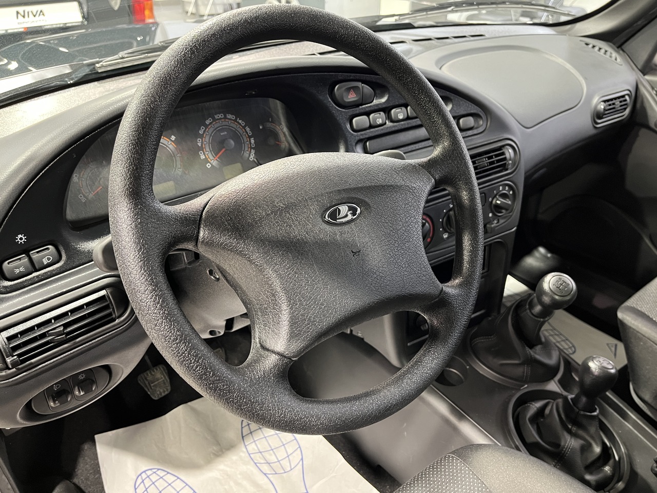 Легковой автотранспорт - Niva 1.7 MT (80 л.с.) 4WD
