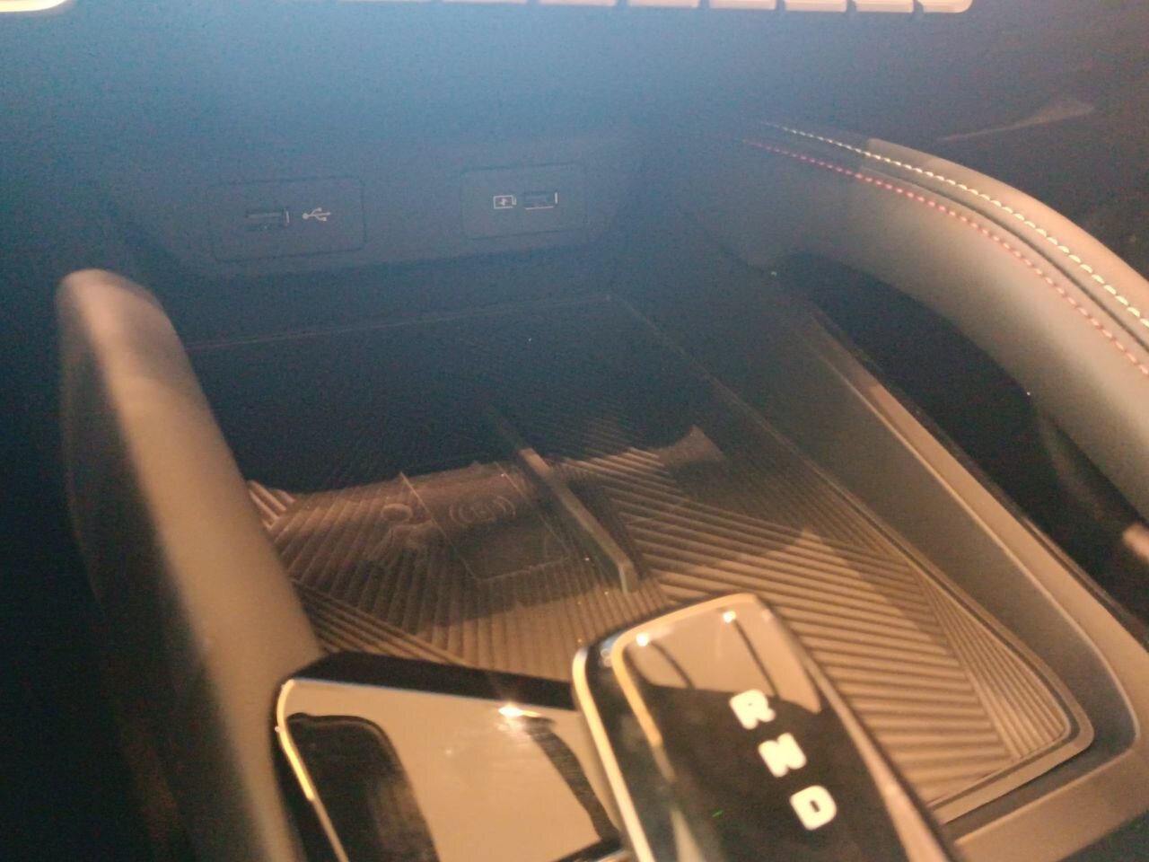 Легковой автотранспорт - GEELY Coolray 