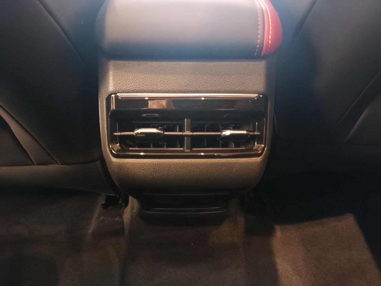 Легковой автотранспорт - GEELY Coolray 