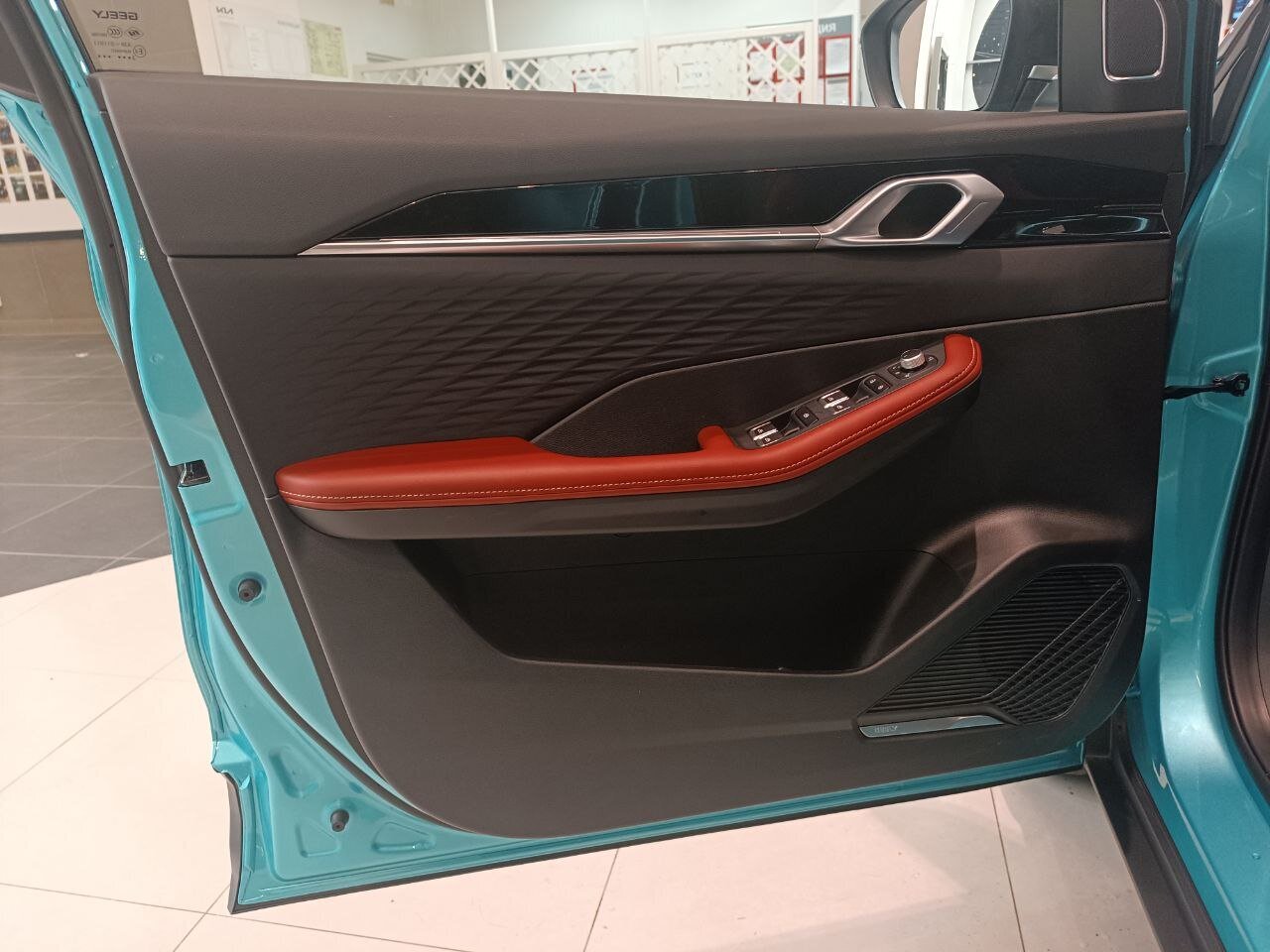Легковой автотранспорт - GEELY Coolray 
