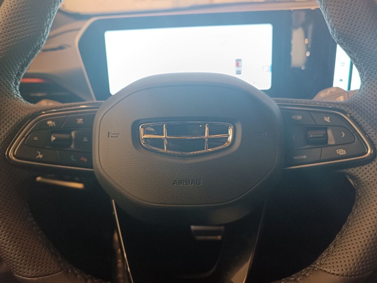 Легковой автотранспорт - GEELY Coolray 