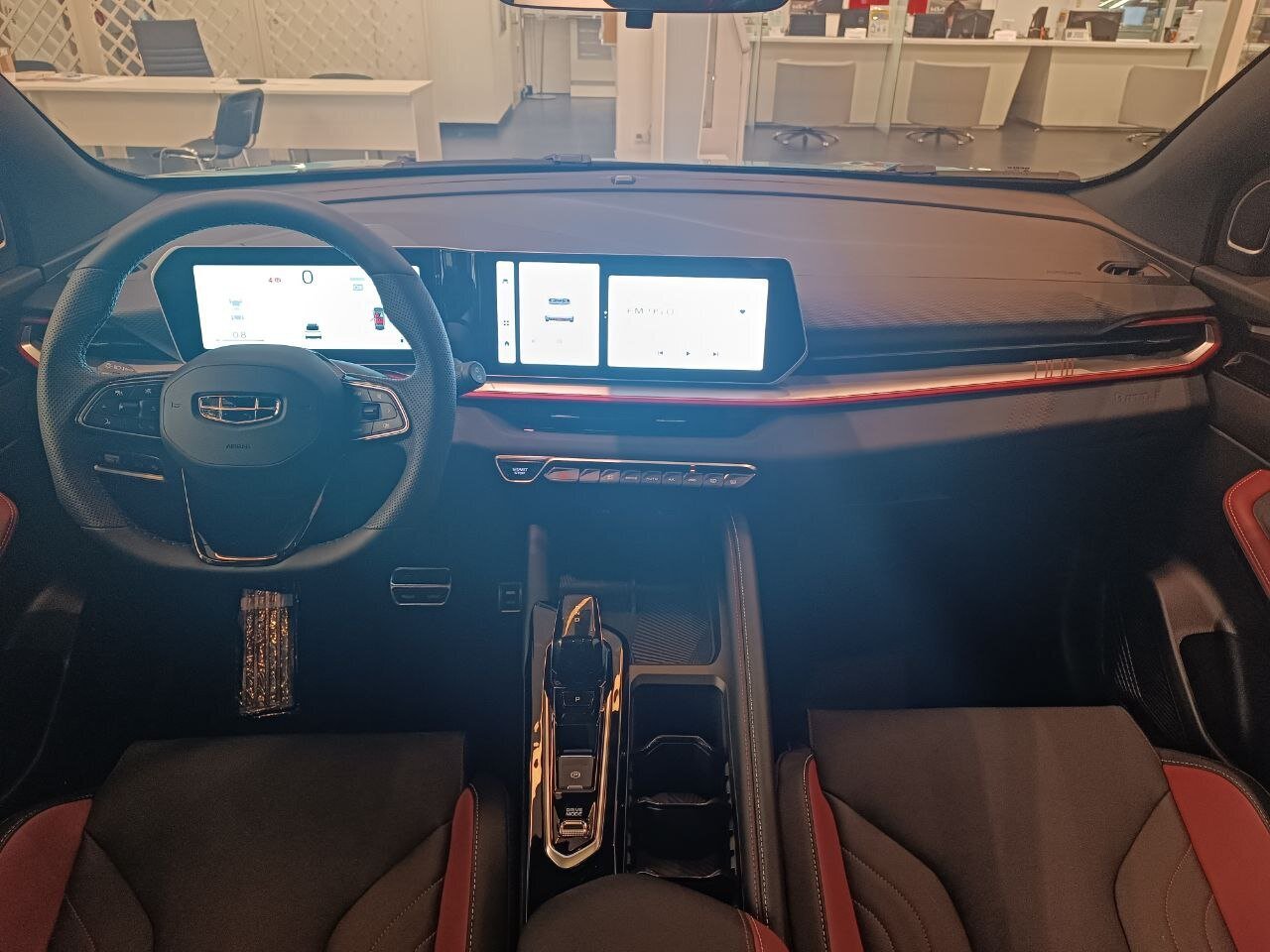 Легковой автотранспорт - GEELY Coolray 