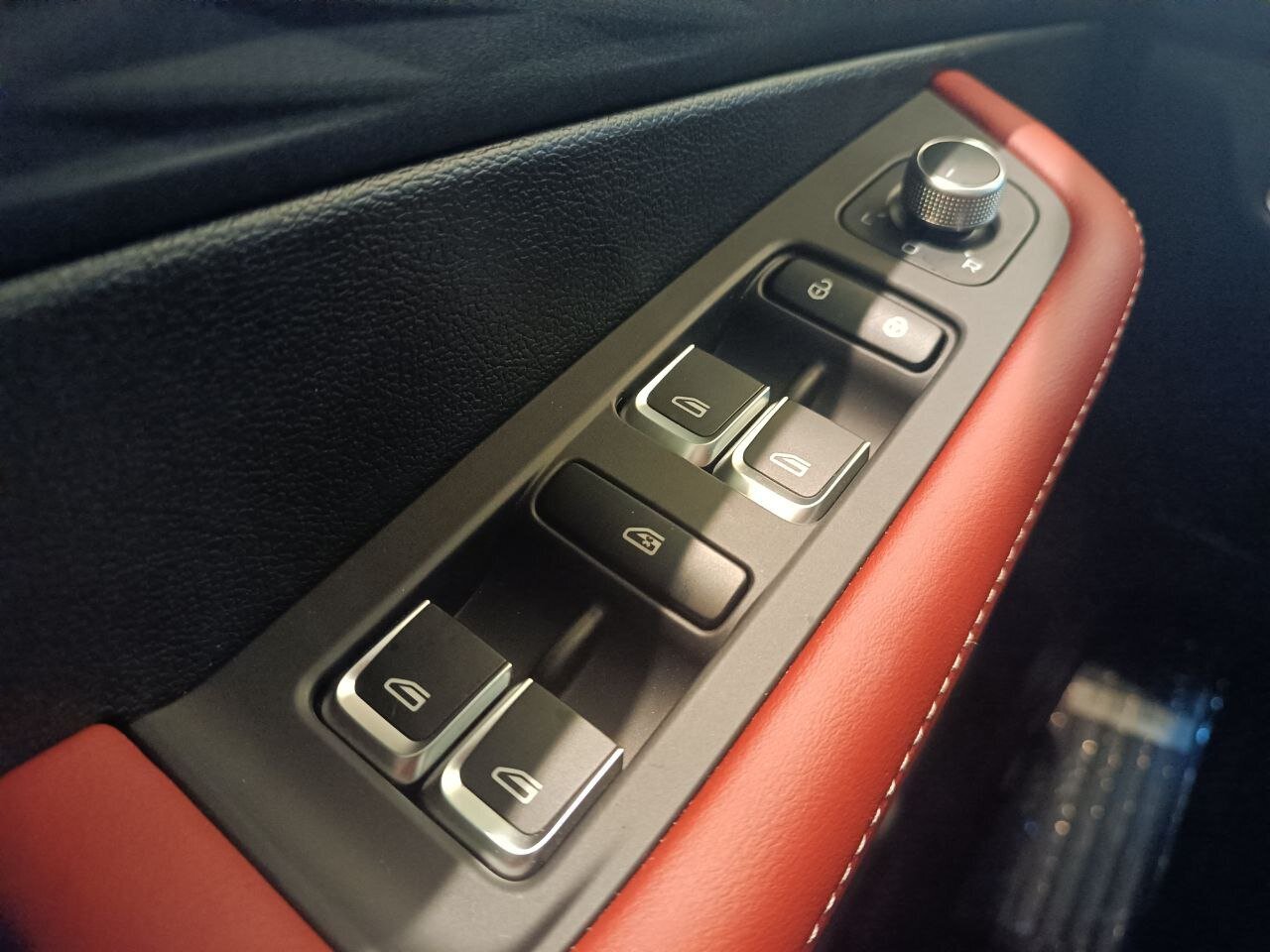 Легковой автотранспорт - GEELY Coolray 
