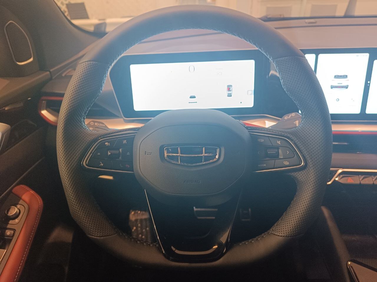 Легковой автотранспорт - GEELY Coolray 