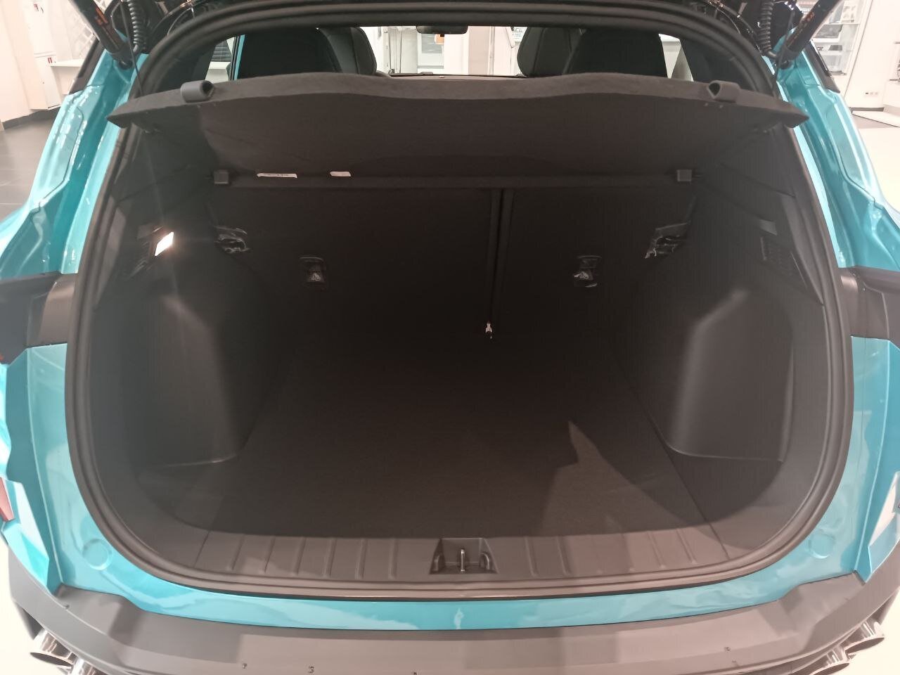 Легковой автотранспорт - GEELY Coolray 