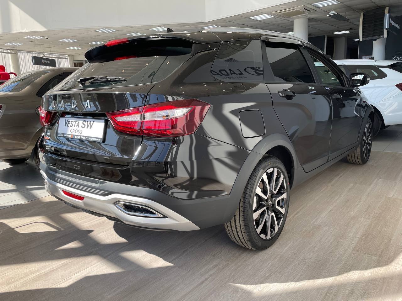 Легковой автотранспорт - LADA Vesta SW Cross 1.8 CVT (122 л.с.)