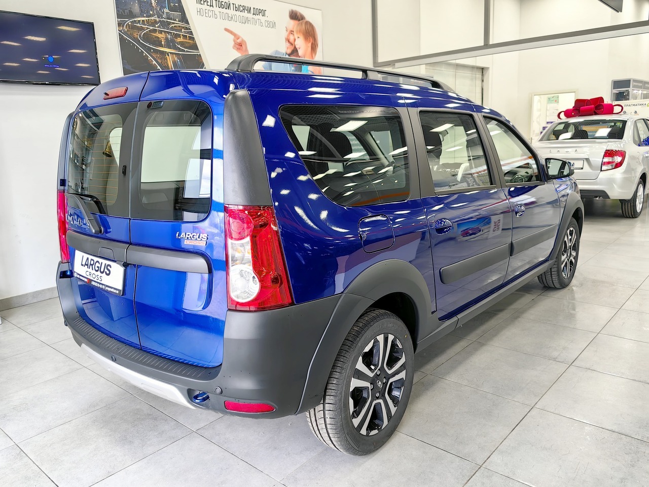 Легковой автотранспорт - LADA Largus Cross 1.6 MT (106 л.с.)