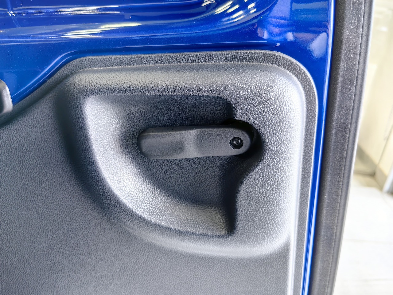 Легковой автотранспорт - LADA Largus Cross 1.6 MT (106 л.с.)