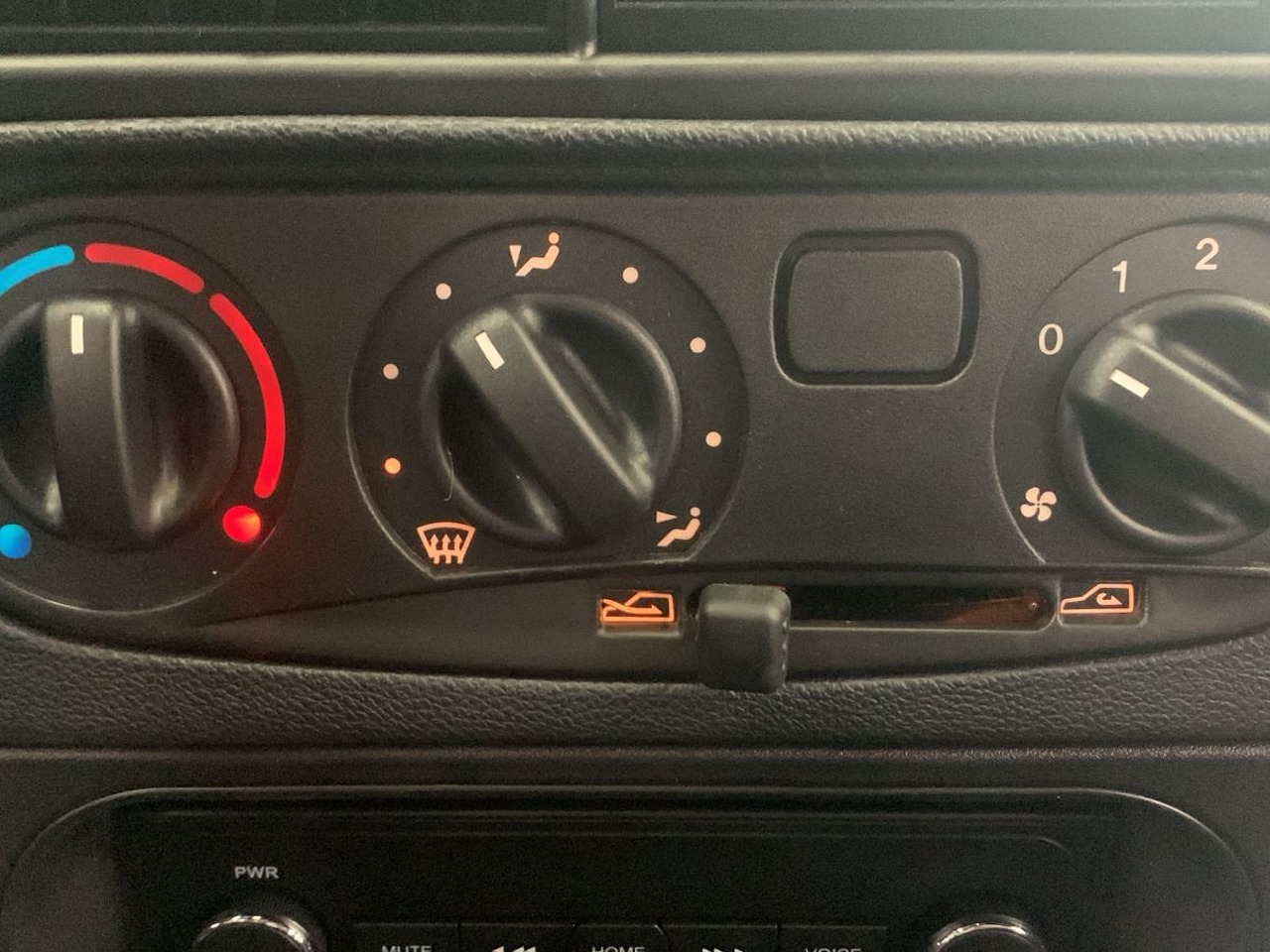 Легковой автотранспорт - LADA Niva Travel 1.7 MT (83 л.с.) 4WD