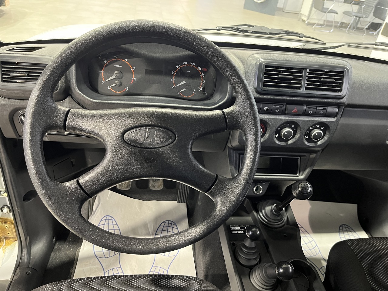 Легковой автотранспорт - Niva Legend 1.7 MT (83 л.с.) 4WD
