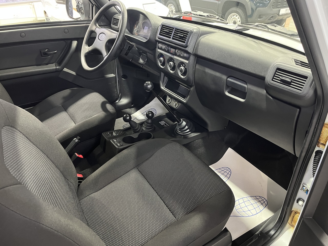 Легковой автотранспорт - Niva Legend 1.7 MT (83 л.с.) 4WD