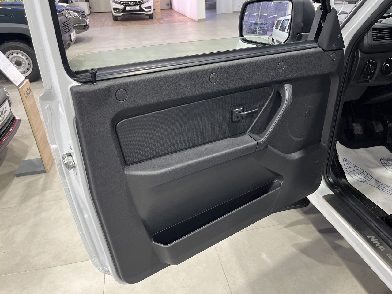 Легковой автотранспорт - Niva Legend 1.7 MT (83 л.с.) 4WD