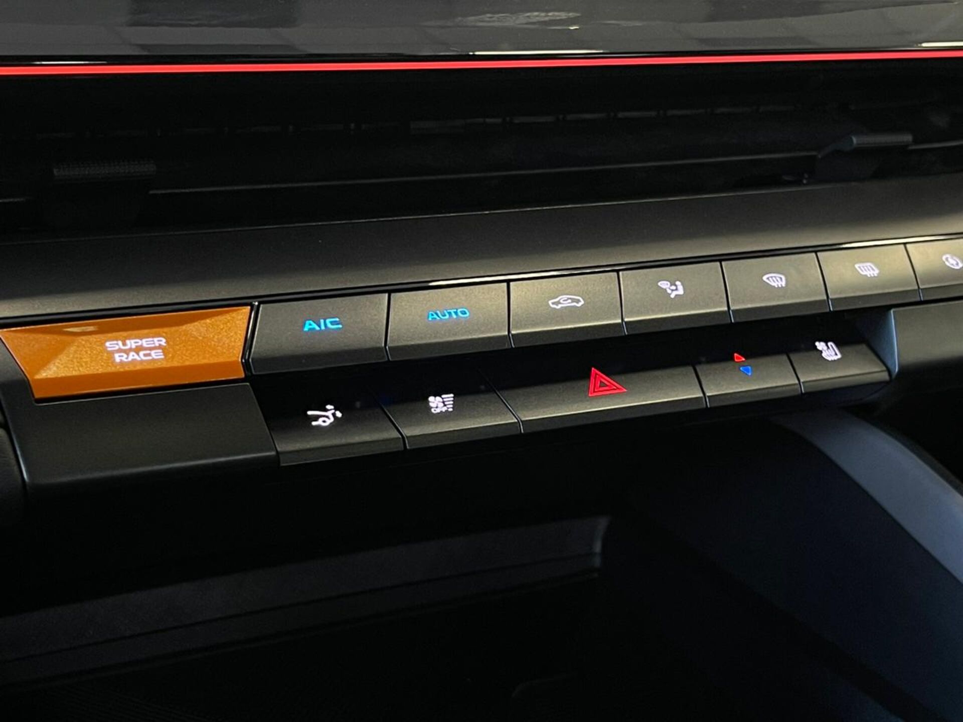 Легковой автотранспорт - CHANGAN UNI-V 1.5 AMT (181 л.с.)