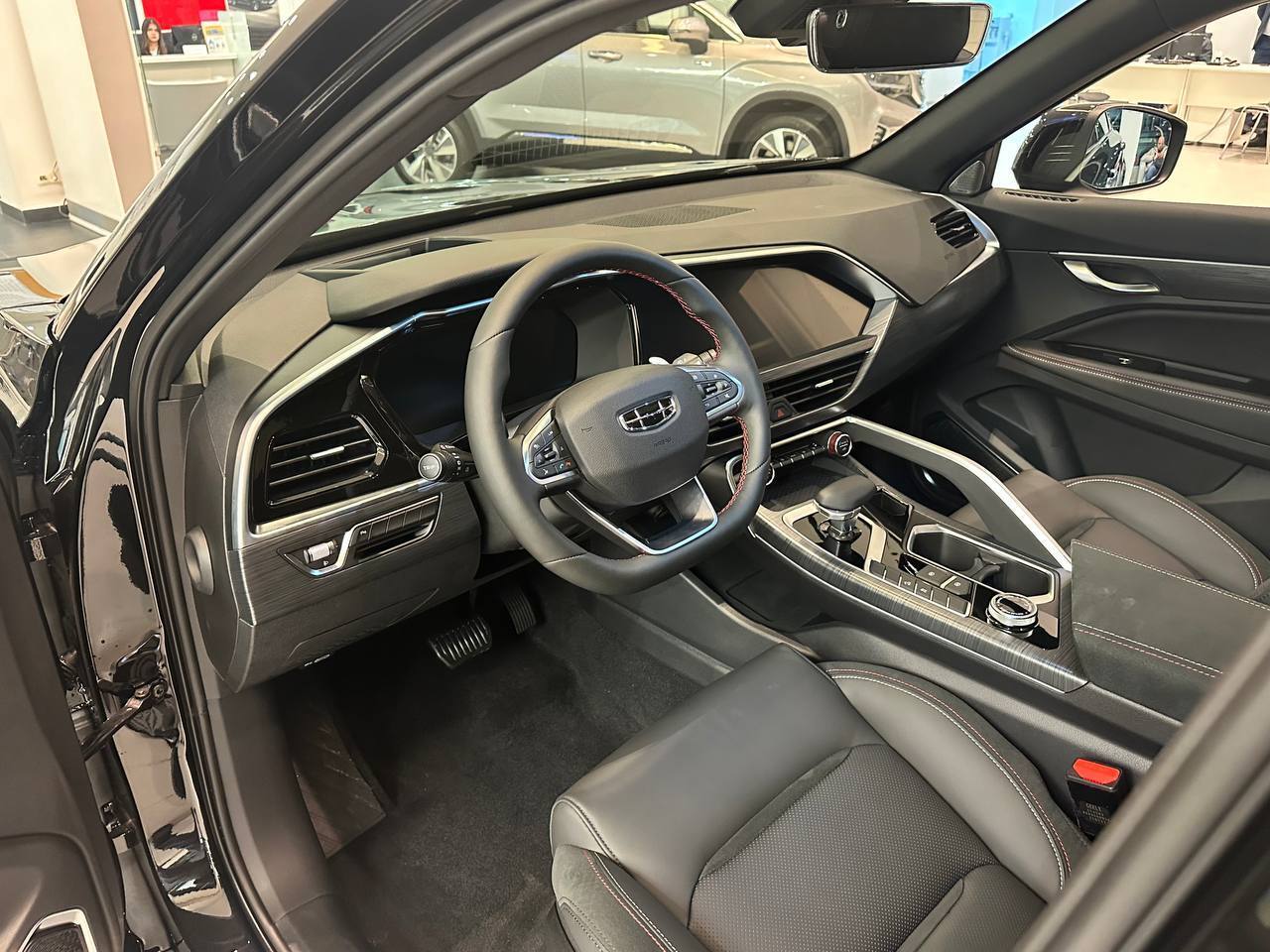 Легковой автотранспорт - GEELY Tugella 
