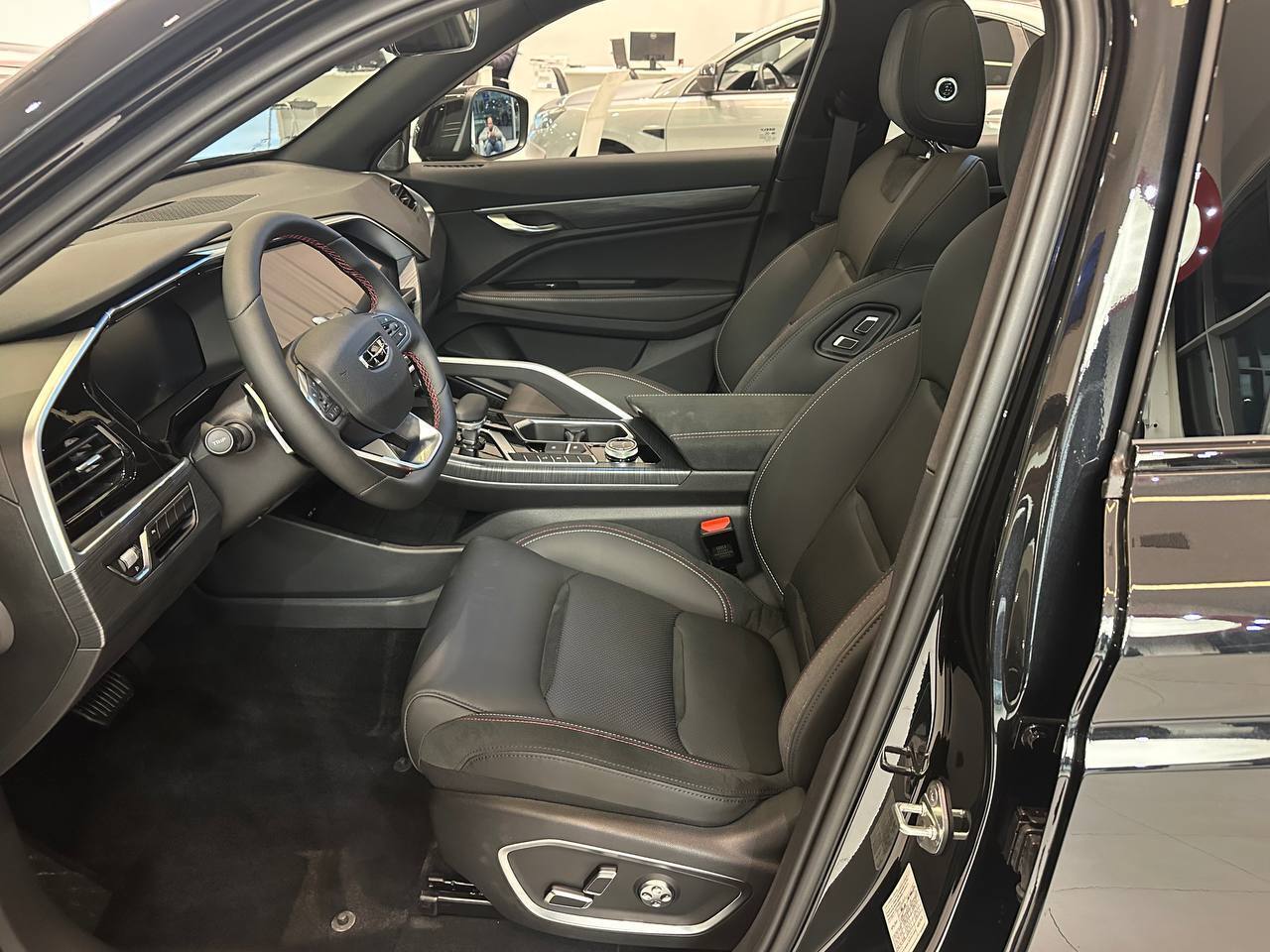 Легковой автотранспорт - GEELY Tugella 
