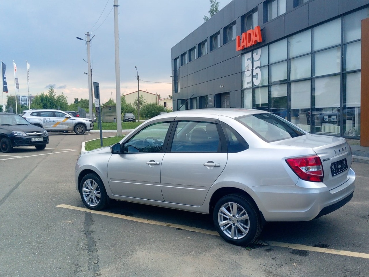 Легковой автотранспорт - LADA Granta 1.6 MT (90 л.с.)