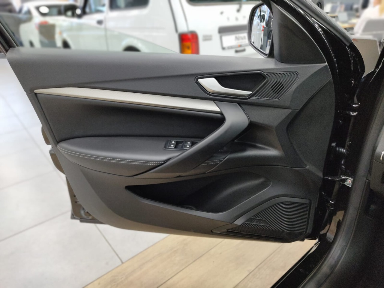 Легковой автотранспорт - LADA Vesta 1.6 MT (106 л.с.)