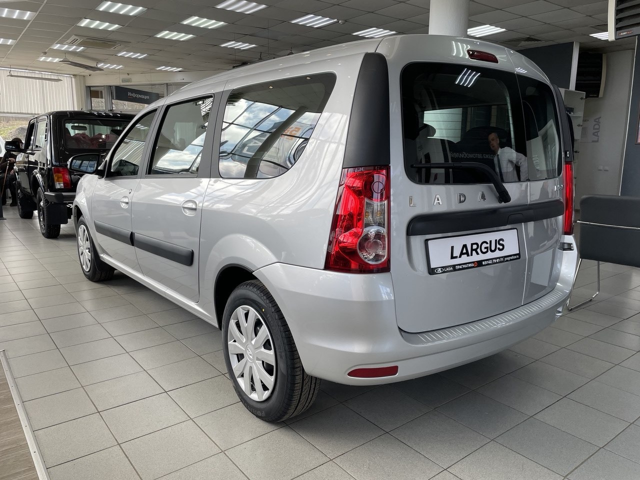 Легковой автотранспорт - LADA Largus 1.6 MT (90 л.с.)