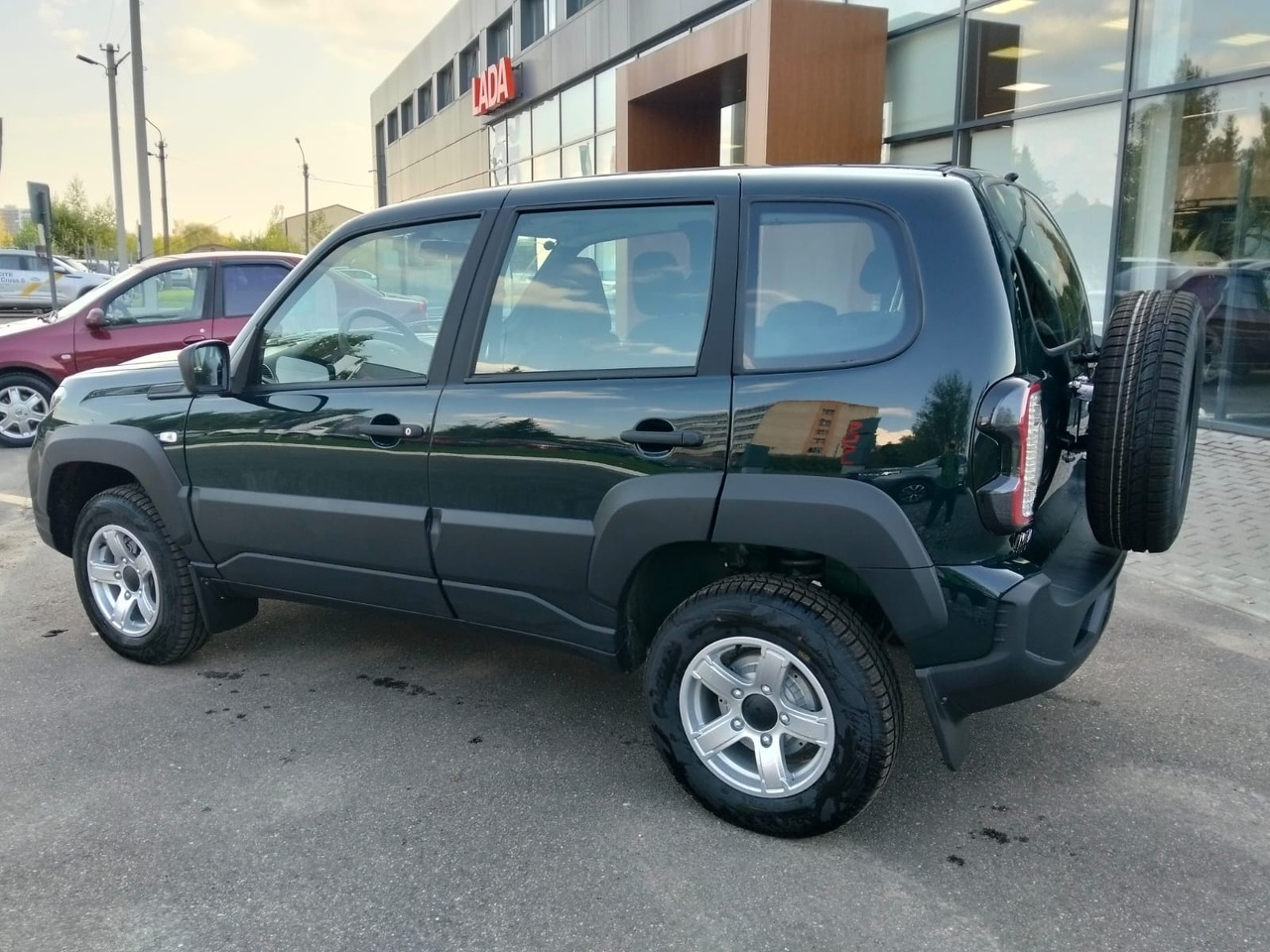 Легковой автотранспорт - LADA Niva Travel 1.7 MT (83 л.с.) 4WD