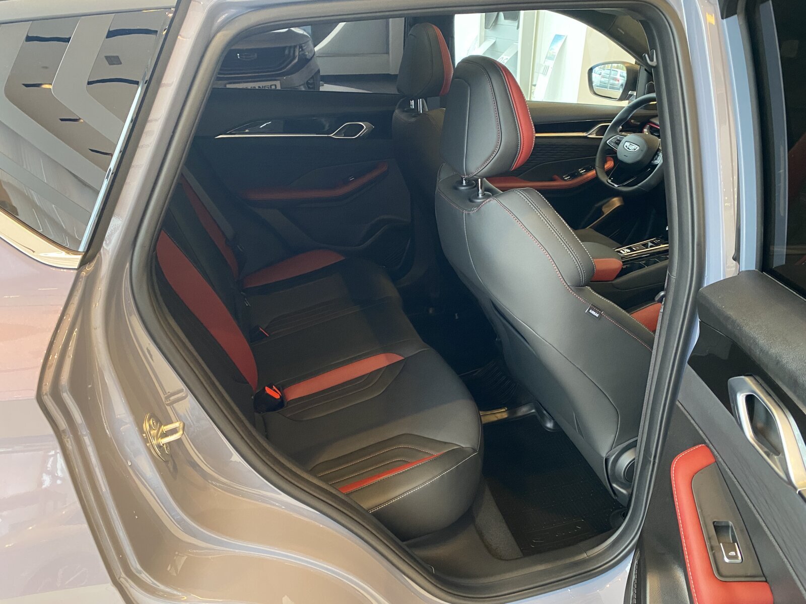 Легковой автотранспорт - GEELY Coolray 