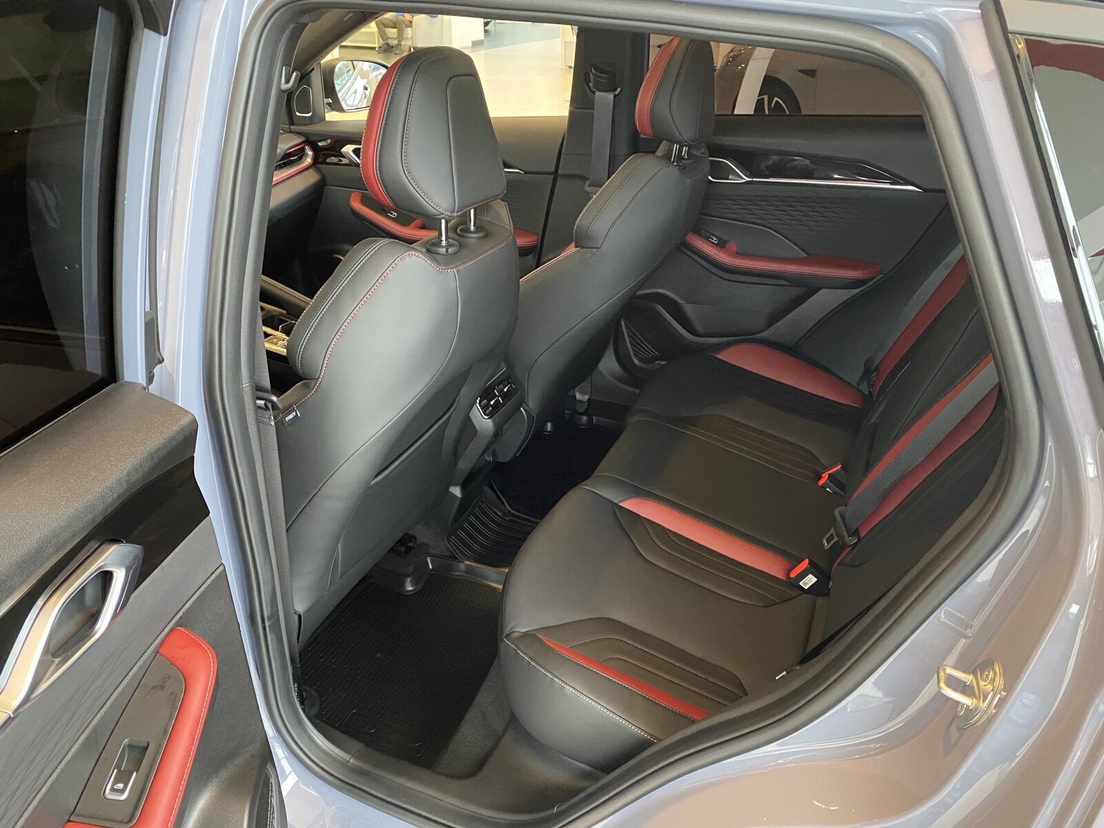 Легковой автотранспорт - GEELY Coolray 
