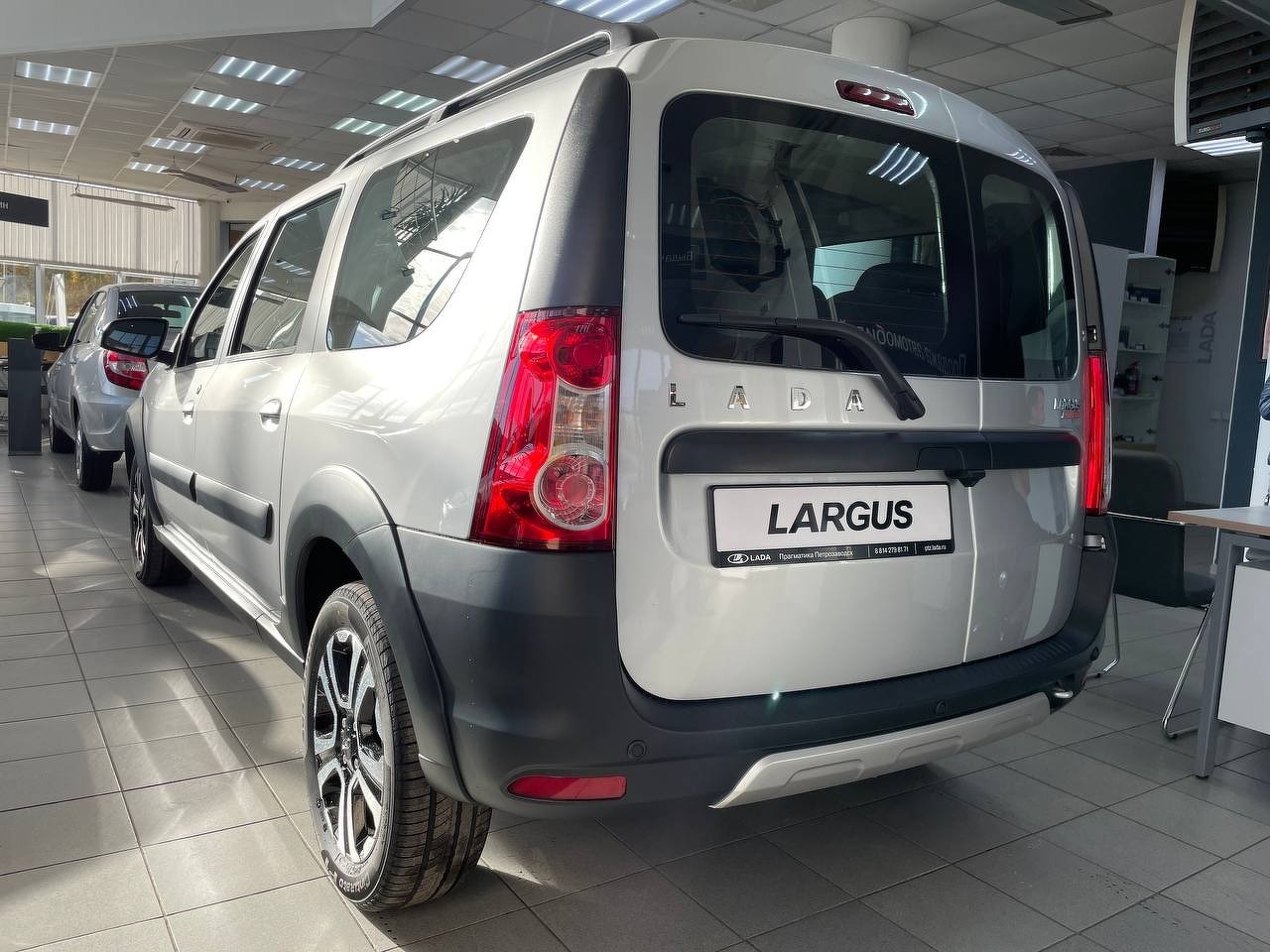 Легковой автотранспорт - LADA Largus Cross 1.6 MT (106 л.с.)