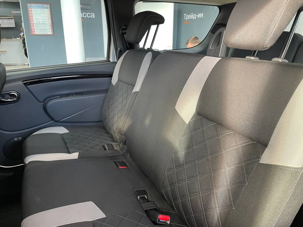 Легковой автотранспорт - LADA Largus Cross 1.6 MT (106 л.с.)