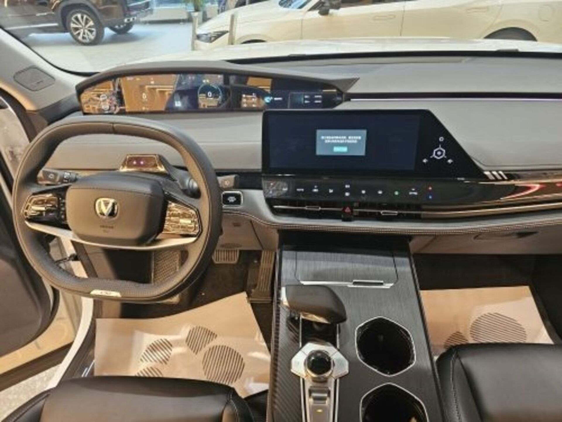 Легковой автотранспорт - CHANGAN UNI-K iDD 1.5hyb AMT (166 л.с.)