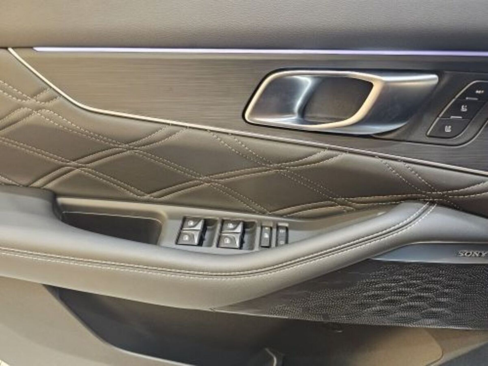 Легковой автотранспорт - CHANGAN UNI-K iDD 1.5hyb AMT (166 л.с.)