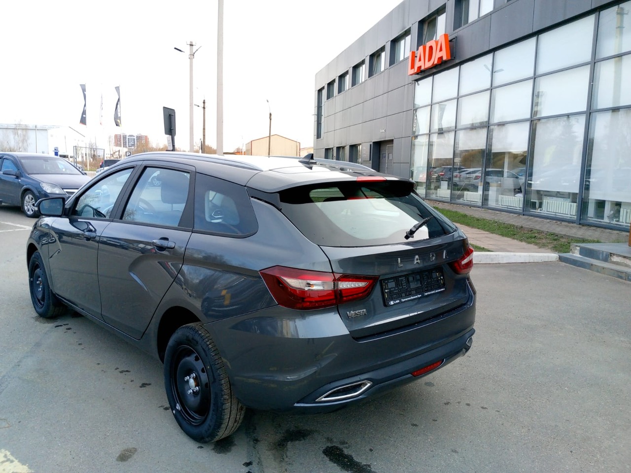 Легковой автотранспорт - LADA Vesta SW 1.6 CVT (106 л.с.)