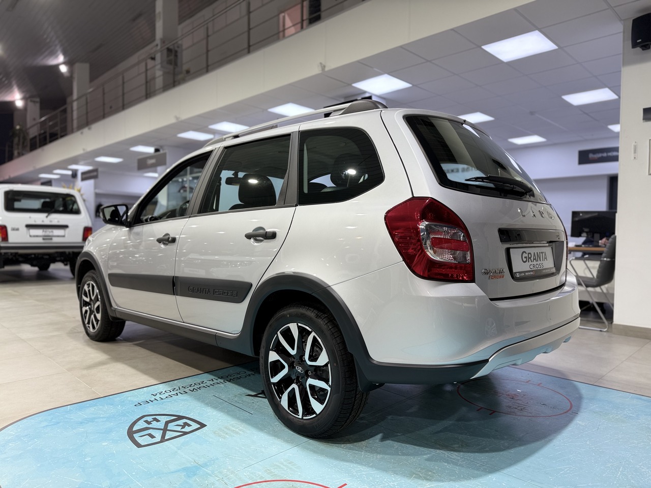 Легковой автотранспорт - LADA Granta Cross 1.6 MT (106 л.с.)