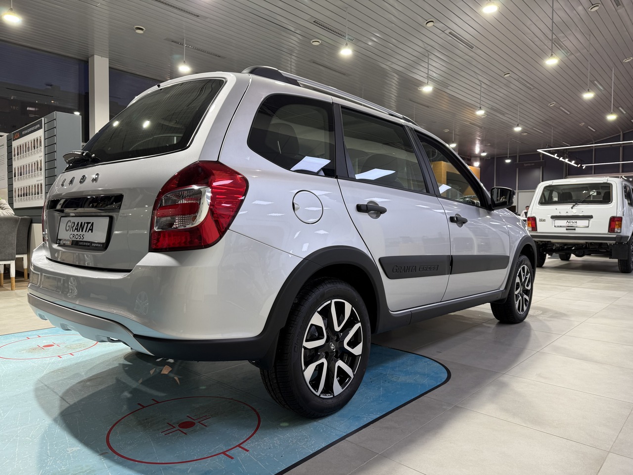 Легковой автотранспорт - LADA Granta Cross 1.6 MT (106 л.с.)