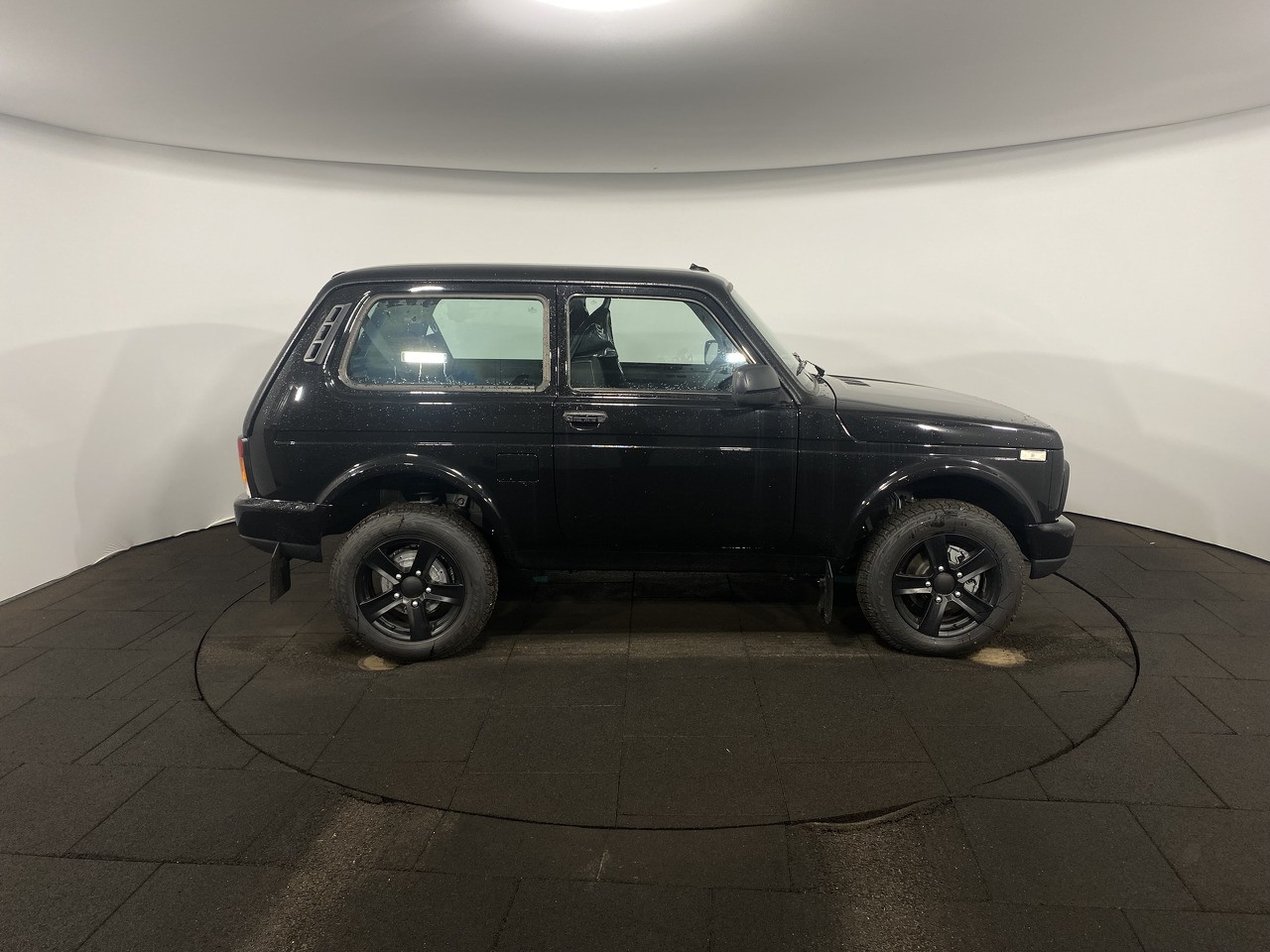 Легковой автотранспорт - LADA Niva Legend 1.7 MT (83 л.с.) 4WD