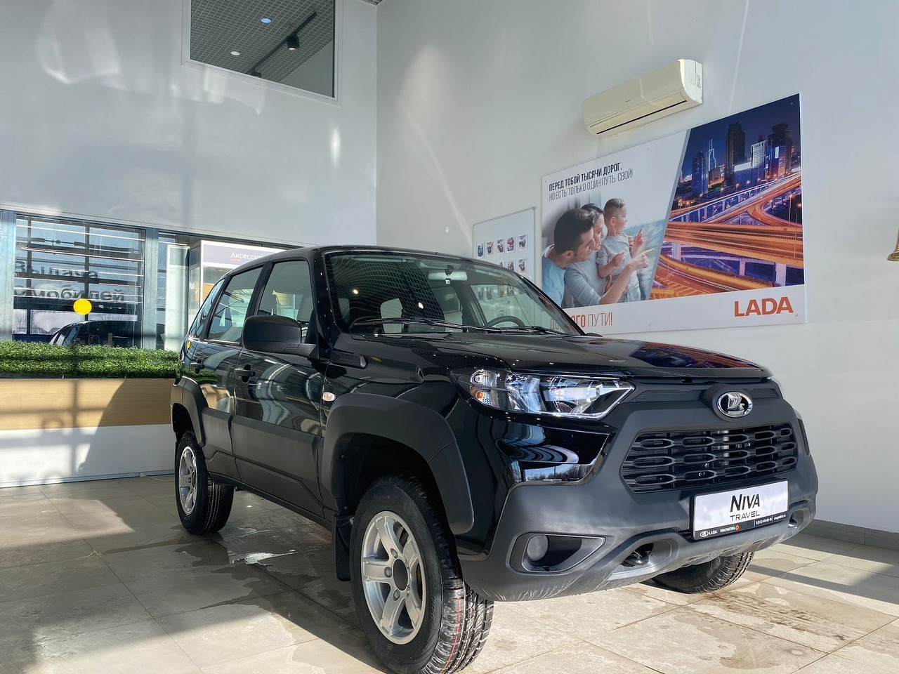 Легковой автотранспорт - LADA Niva Travel 1.7 MT (83 л.с.) 4WD