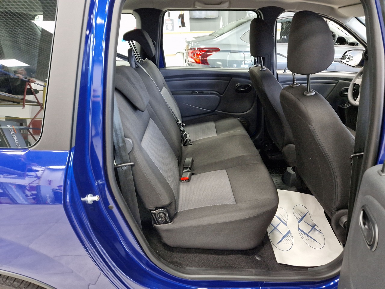 Легковой автотранспорт - LADA Largus 1.6 MT (90 л.с.)