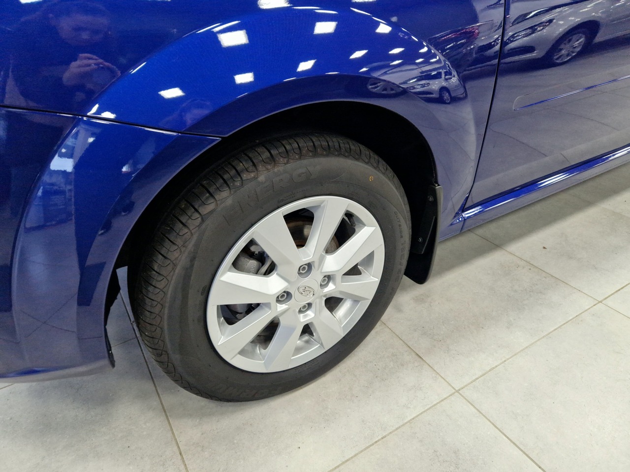 Легковой автотранспорт - LADA Largus 1.6 MT (90 л.с.)